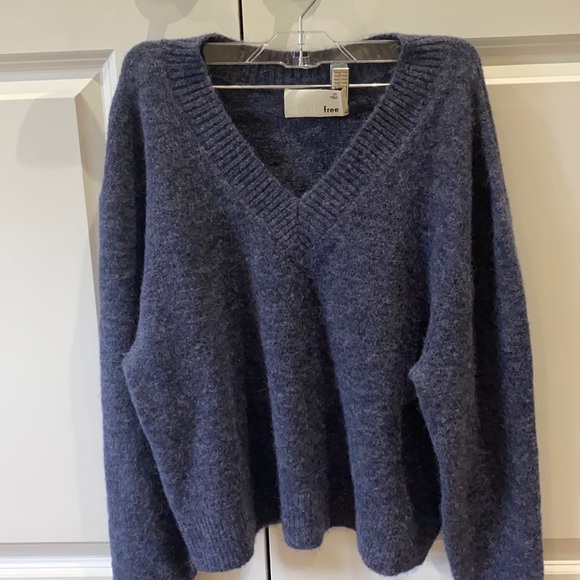 Aritzia Wilfred sweater - Picture 1 of 5
